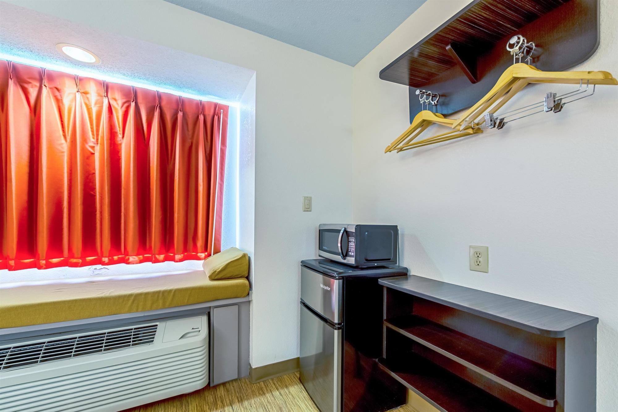 Motel 6 Indianapolis Carmel Buitenkant foto